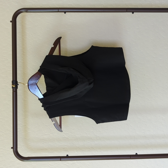 Saski Collection cropped hoodie - Picture 3 of 3